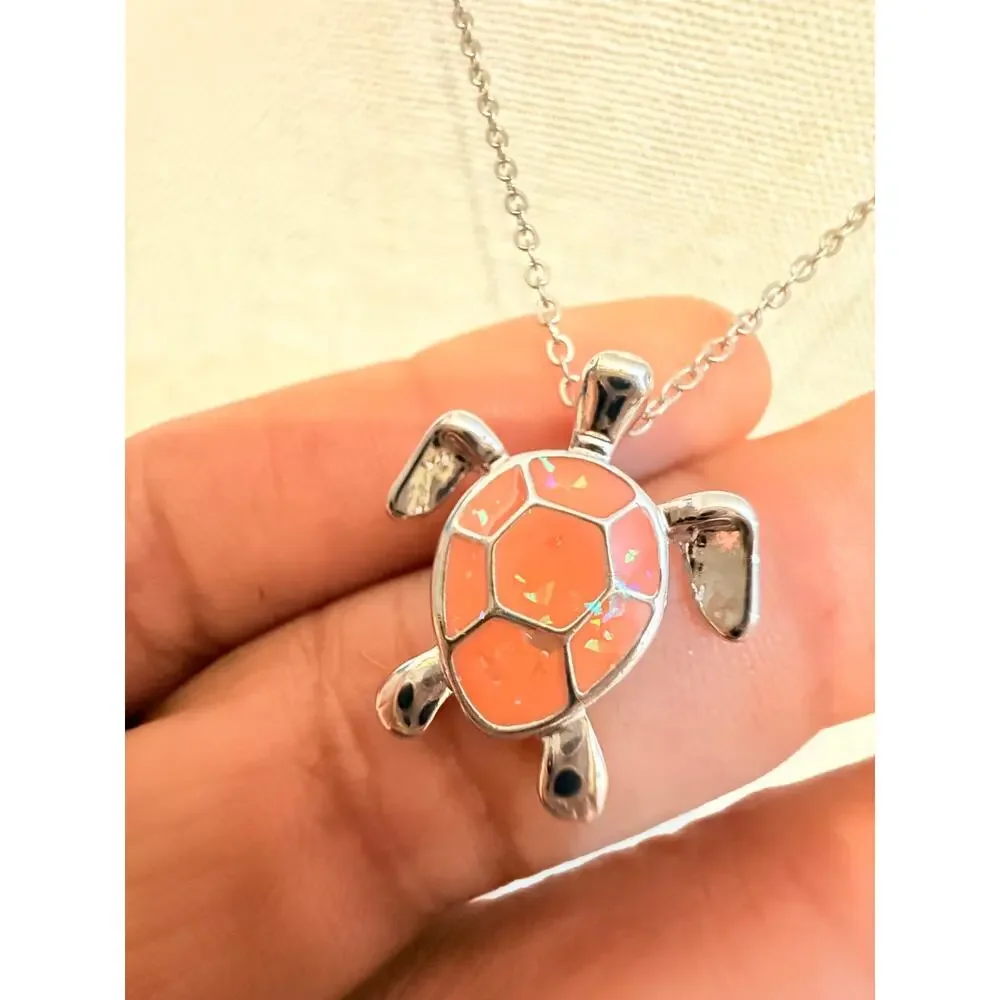 Vintage Sea Turtle Pendant Necklace 17”